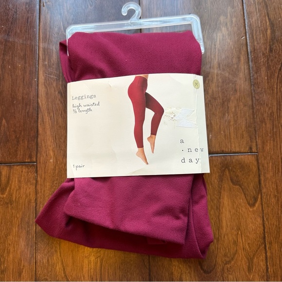 A New Day Women’s High Waisted Leggings - NWT - Picture 1 of 5